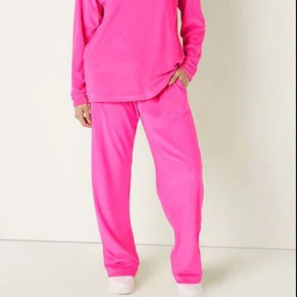 🆕 💕RARE VICTORIA SECRET ATOMIC PINK VELOUR PANTS - Picture 2 of 3